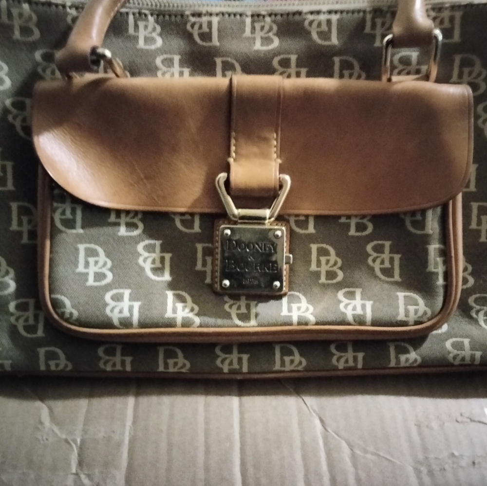 Dooney & Bourke